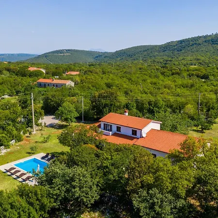 Klara, Beautiful And Secluded Close To The Casa vacanze Ubasico