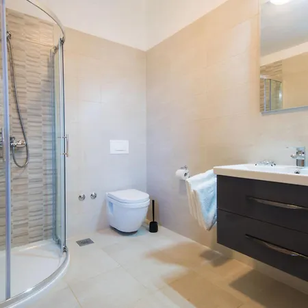 Klara, Beautiful And Secluded Close To The Casa vacanze Ubasico