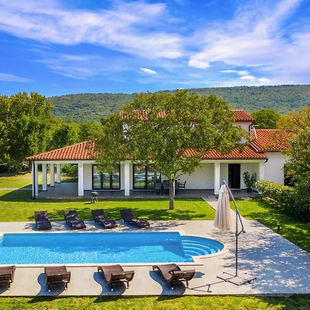 Klara, Beautiful And Secluded Close To The Ubasico
