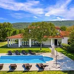 Klara, Beautiful And Secluded Close To The Ubasico