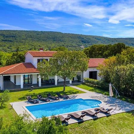 בית נופש Klara, Beautiful And Secluded Close To The